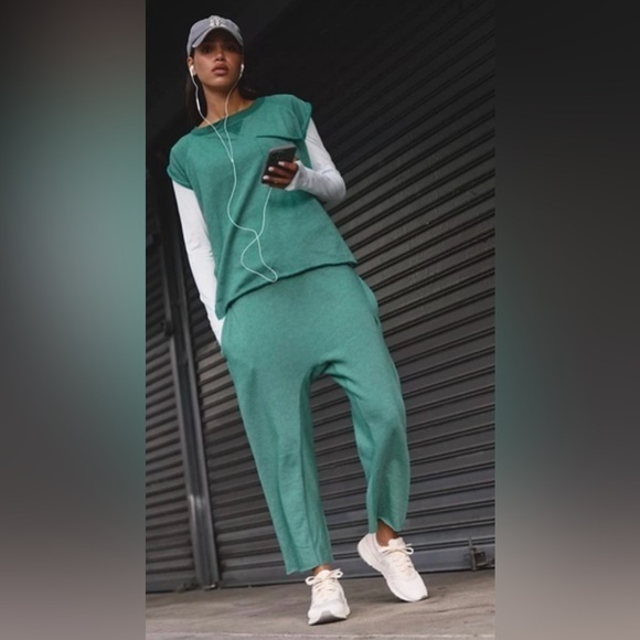FP Movement by Free People Pants - NWT Free People Movement S Winning Stretch Set in Heritage Green 2 Piece New